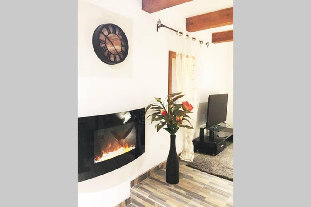 Calme Dans Maison De Village 60M2 Super Confort ديني-ليه-بان المظهر الخارجي الصورة