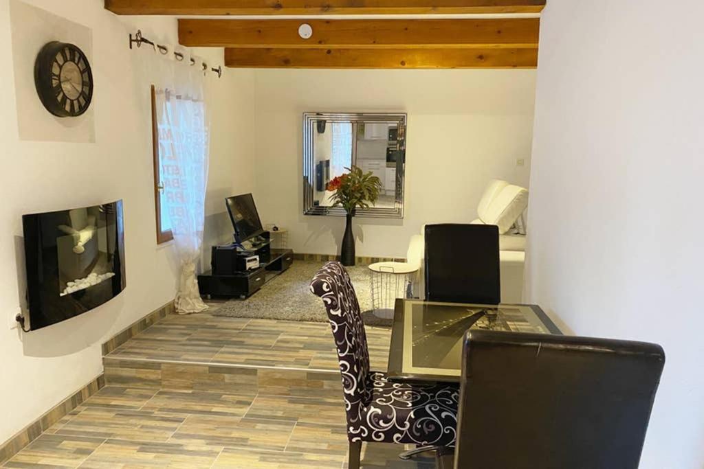 Calme Dans Maison De Village 60M2 Super Confort ديني-ليه-بان المظهر الخارجي الصورة